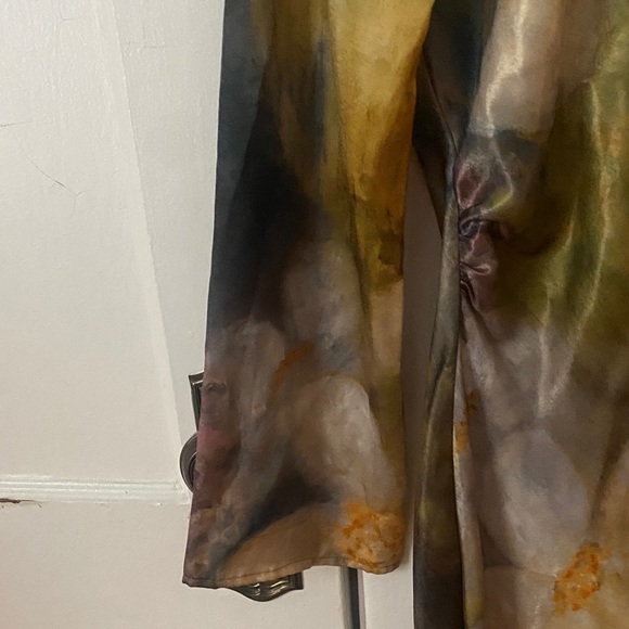 Long Sleeve Satin Dress with Vneckline and beautiful abstract floral green - Picture 9 of 10